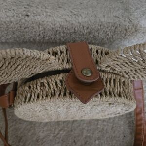 Elegant Tan and Cream Woven Crossbody Bag